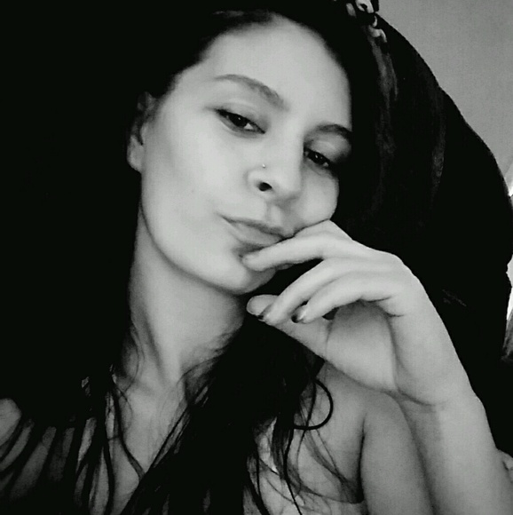 Meet your Posher, Destini - Picture 1 of 1